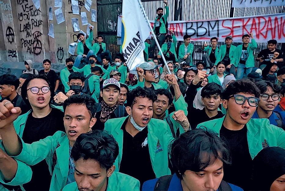 《印尼大學生示威抗議，不滿貪腐與軍人干政》相關圖片（4/4）