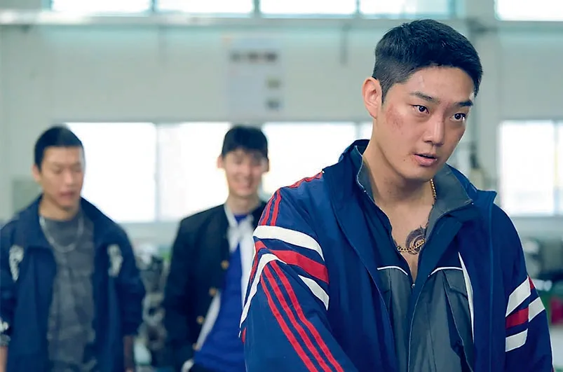 《以暴制暴提供情緒代償,《鐵拳教育》折射韓國教育撕裂》相關圖片(7/8)