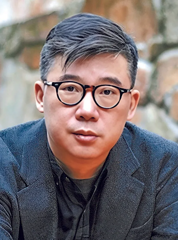 《李修文跨界文學影視,文學筆耕者人間趕路》相關圖片